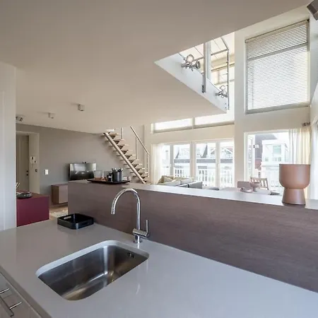Sir William, Duplex Lägenhet *
